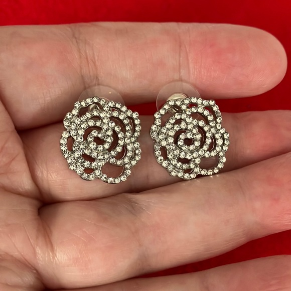 CAMELIA LUXURY EARRINGS - Picture 1 of 1